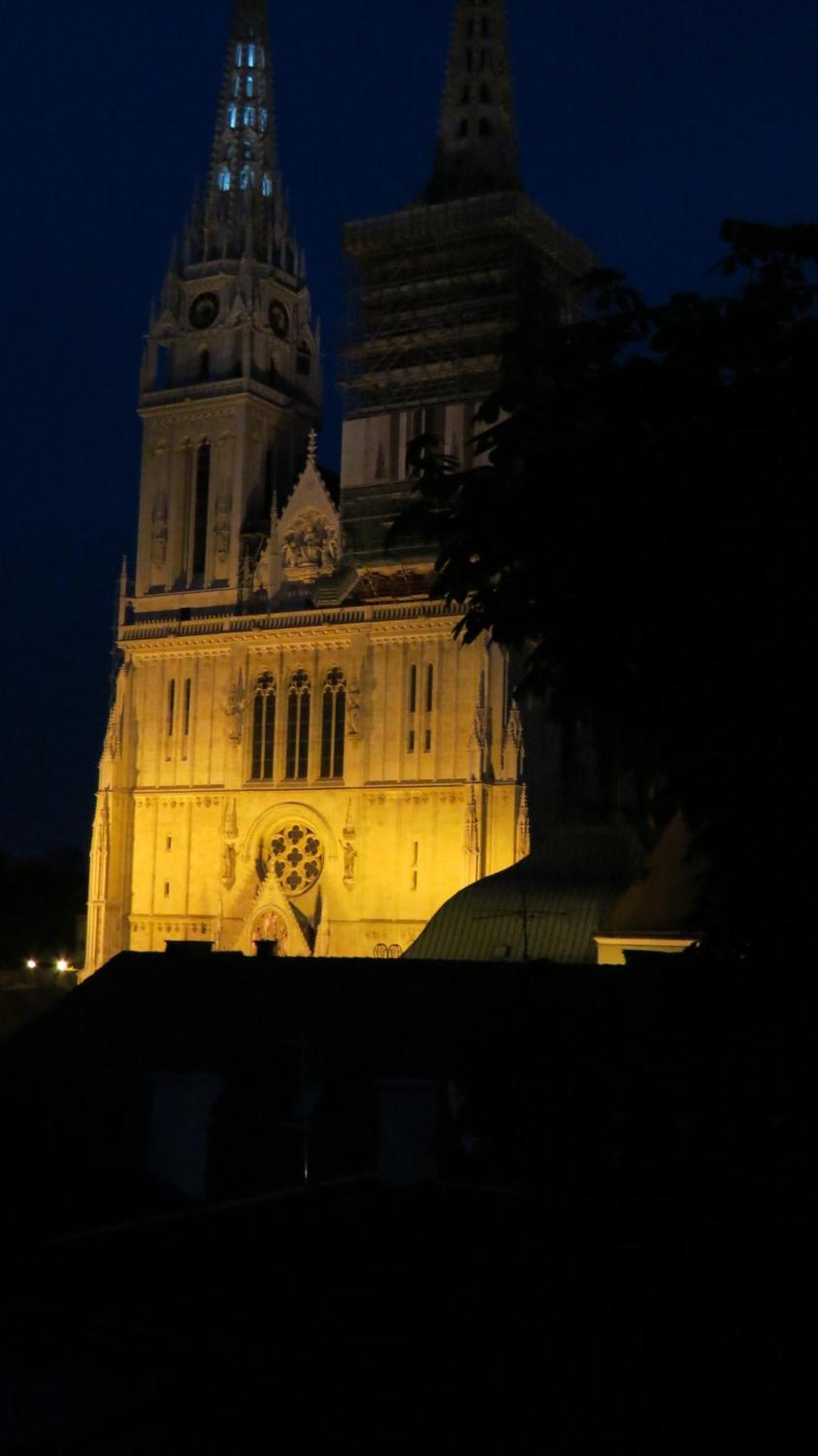 Dolac Centar *